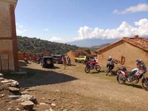 Avituallamiento en la Aldea del Rasposo en el Sur del Parque Natural de Sierra de Baza en Granada.
