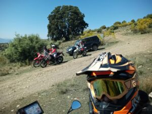 Parada en la Encina de la Peana en Serón, Almería. Monumento Natural,