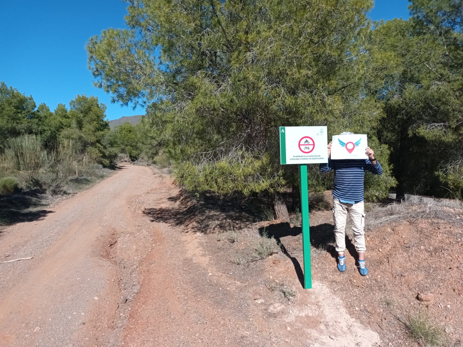 Lo rescata la Guardia Civil y descubren que había circulado en moto por zona prohibida en S. Nevada.