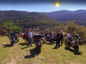 Compañeros descansando en el "BARRANCO DEL TESORERO"
